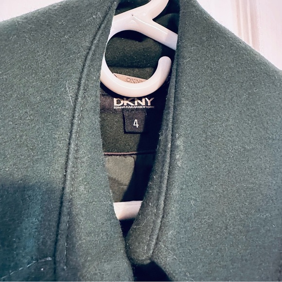 DKNY green wool coat. Size 4 - Picture 5 of 7